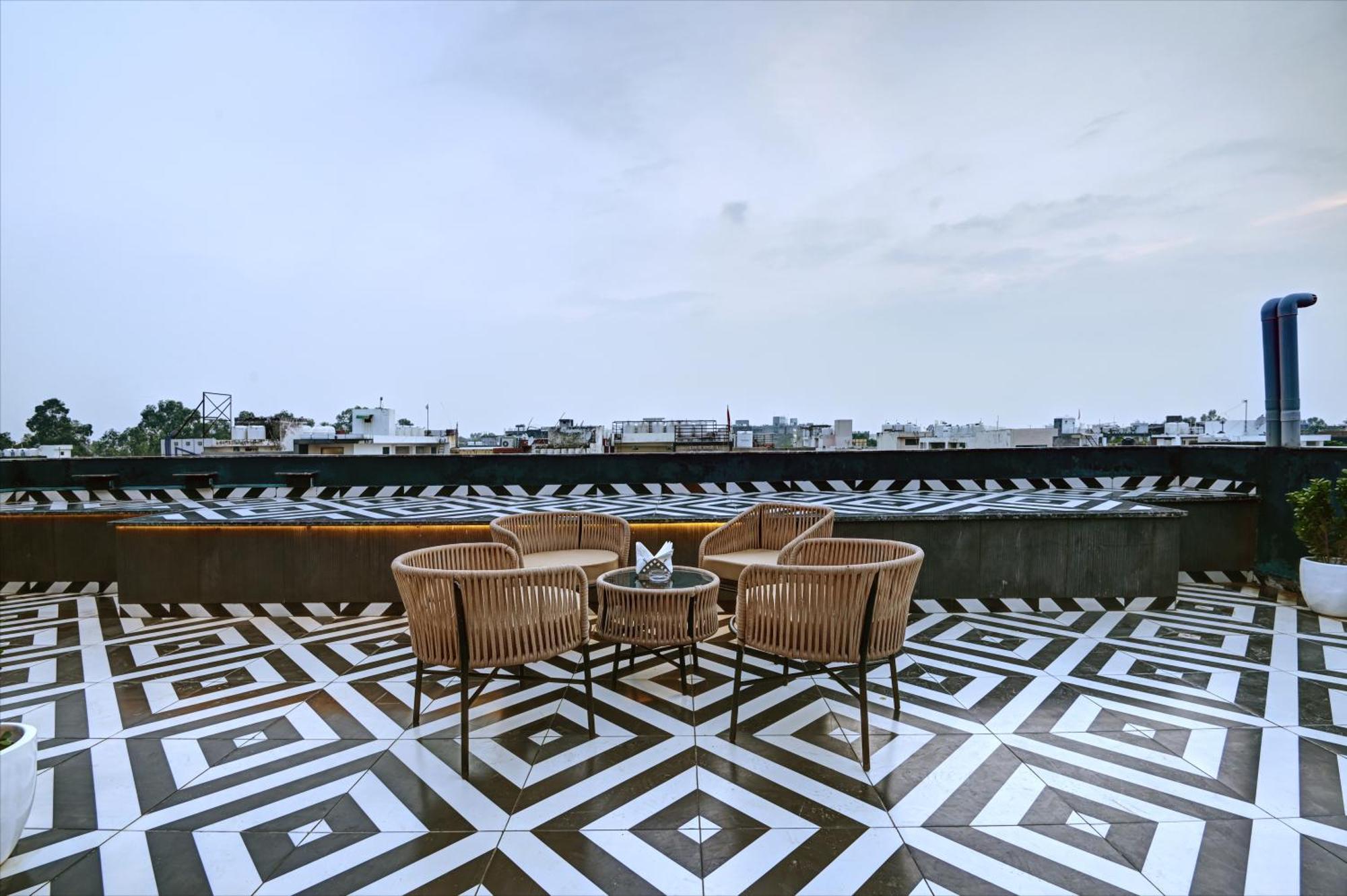 Saltstayz Olive - Pitampura New Delhi